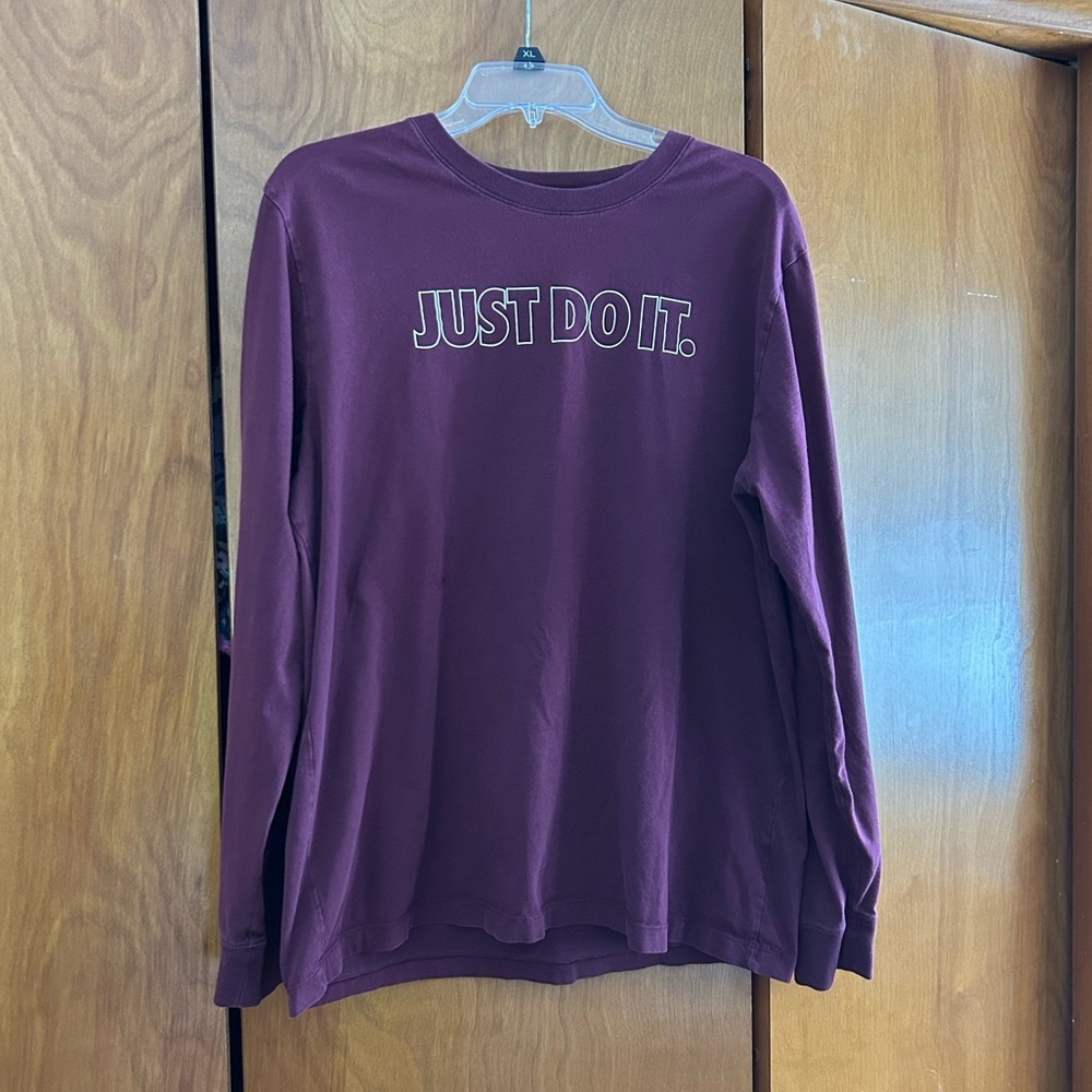 Maroon Nike long sleeved t-shirt size XL